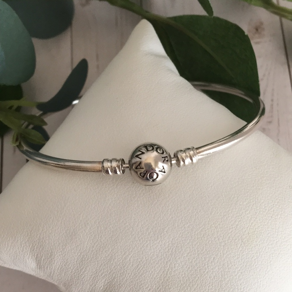 Pandora Moments Vintage Charm Bangle (Size: 7.5) EUC